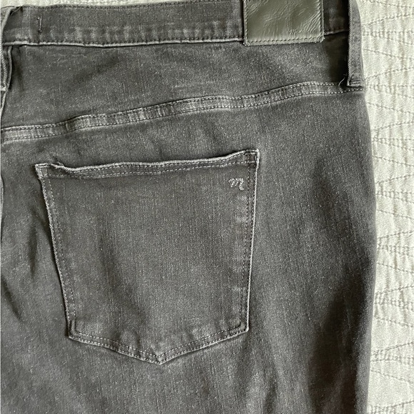 Madewell High Rise Distressed Raw Hem Black 10”Jeans Size 37P Plus Size - Picture 6 of 8